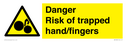 danger-risk-of-trapped-handfingers~